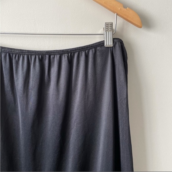 Vintage Black Slip with Lace Trim Hem XL - Picture 4 of 7